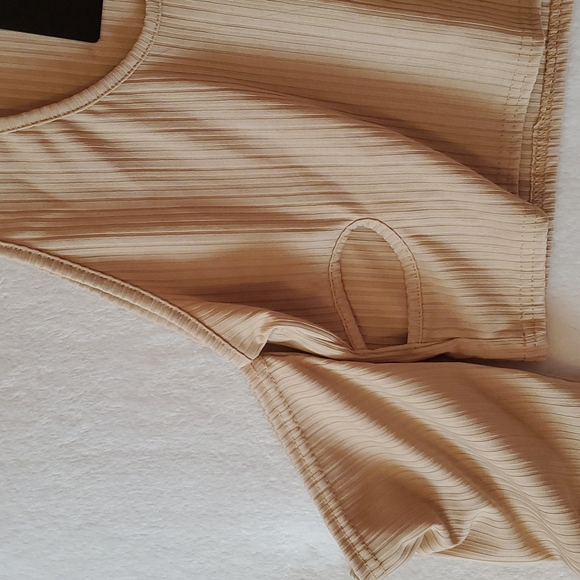 Prettylittlething long sleeve crop top - Picture 5 of 8